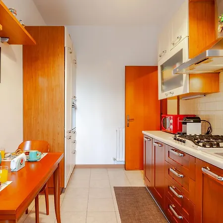 Modern & Cozy In Rome, 2br, Wifi Ac Pensión *